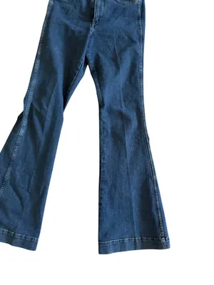 H&M Women's Medium Wash Flare Jeans Size US 8 thumbnail 5