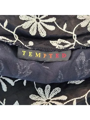 Tempted Black and White Floral Embroidered Cropped Tank Top Size Large thumbnail 8