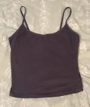 Basic cropped black tank top thumbnail 1