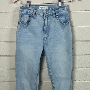 Abercrombie & Fitch 90s Slim Straight Ultra High Rise size 26S thumbnail 5