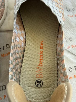 bernie mev. Catwalk Woven Slip-On Flats in Beige and White thumbnail 6