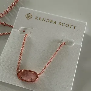 Kendra Scott Elisa short pendant necklace in rose gold New thumbnail 1