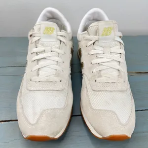 New Balance 620 Women 9.5 Sneakers Cream Gold Metallic CW620JD2 Low Top Shoes thumbnail 11
