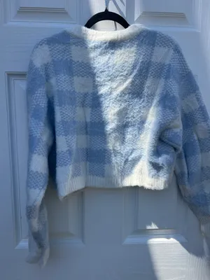 Sweater thumbnail 3