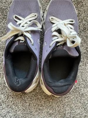 On Running Women’s Cloudflyer 4 Low Top Sneakers thumbnail 7