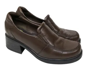 Vintage 90s Earth Harmony Brown Leather Heeled Loafers thumbnail 1