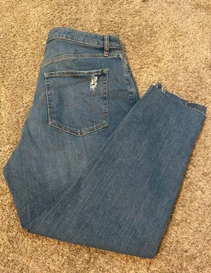 Old Navy High Rise Curvy O.G Straight Jeans thumbnail 1
