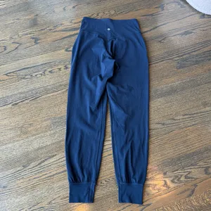 Lululemon Align High-Rise Jogger 28” True Navy Size 4 GUC True Navy thumbnail 7