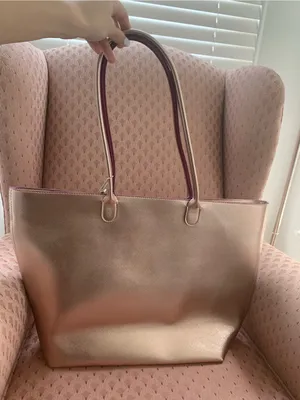 Bath & Body Works Rose Gold Metallic Tote with Glitter Wristlet thumbnail 2