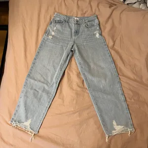 ZARA light wash High-waisted, wide-leg blue denim distressed jeans thumbnail 1
