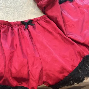 Non-Signe Two Piece Red Satin Lace Pajamas‎ thumbnail 4