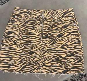 Denim&Co Tan and Black Animal Print Skirt Zebra Tiger thumbnail 1