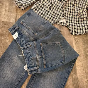 Good American NWT 90s Icon Straight Leg Blue Jeans Blue Size 2/26 thumbnail 8
