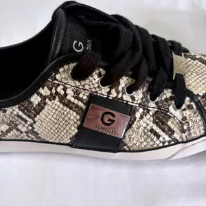 Guess Los Angeles Snake Print Sneakers Women's Size 9‎ Y2K Streetwear Luxe Chic thumbnail 7
