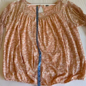 Gimmick BKE sz L Womens Pink Sheer Puff Sleeve Lace Keyhole Back Blouse Top Boho thumbnail 9