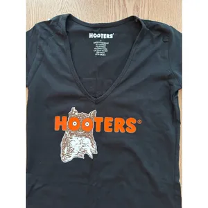 b20 New Women's Hooters Girl Uniform Vintage V-neck T-shirt Cotton Black Small thumbnail 2