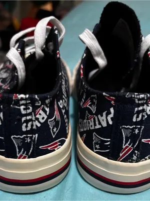 FOCO New England Patriots Women’s Low Top Canvas Sneakers - Size 7 thumbnail 4