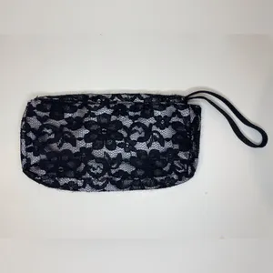 Victoria’s‎ Secret Y2K Floral Lace Wristlet Black and Gray Lace Clutch thumbnail 2
