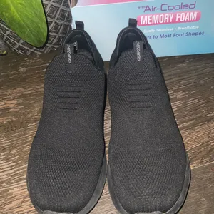 Skechers Black Stretch Fit Air-Cooled Memory Foam Slip On Sneaker 8.5 thumbnail 2