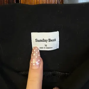 Sunday Best Aritzia Buttercup Black‎ Ruffle Tiered Mini Skirt Medium thumbnail 4