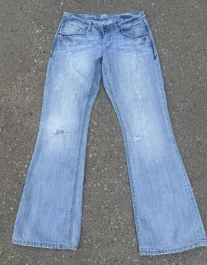 Madison Denim Women's Low Rise Flare Leg Distress SZ 7/8 Dark Stitch Embroidery‎ thumbnail 1