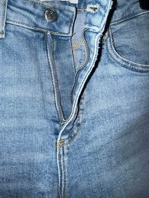 Zara High Rise Medium Wash Non Ripped Raw Hem Cropped Jeans size 4 Stretch #800 thumbnail 3