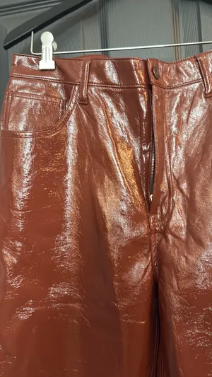 Abercrombie 90s Straight ultra high-rise, patent leather jeans thumbnail 4