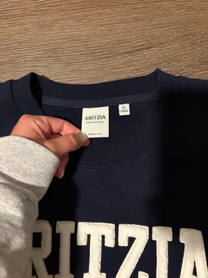 Aritzia Perfect Crew thumbnail 2