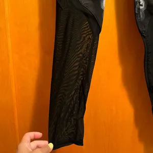 Alo yoga mesh leggings - black & white thumbnail 3