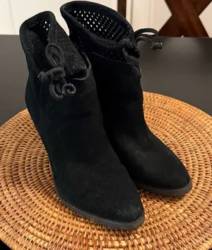 Crown Vintage Black Suede Ankle‎ Booties Size 7 thumbnail 1