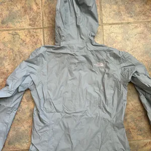 north face lightweight windbreaker with hood, size small, light pink & grey thumbnail 6