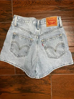 Levi’s Distressed High Waisted Mom Shorts Denim Size 24 Women’s thumbnail 4