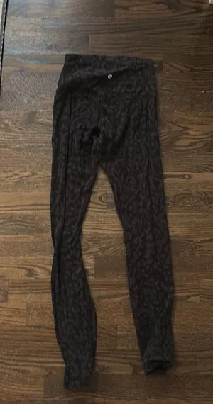 Cheetah Lululemon Leggings Align 28" thumbnail 1