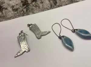 Lot Of 2 Costume Pierced Earrings Mix Dangle Mix - 1 Handmade 1 Cowboy Boots thumbnail 5