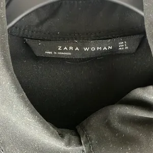 Zara Women black button up shirt size small thumbnail 3