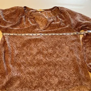 LoveStitch Women SZ Medium‎ Tan White Metallic Gold Long Sleeve Peasant Top Boho thumbnail 5