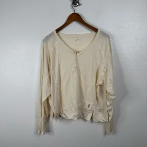 Free People‎ Movement Winner Layer Top in Cream Size Medium thumbnail 2