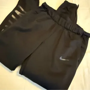 Nike Black‎ Jogger Pants thumbnail 2