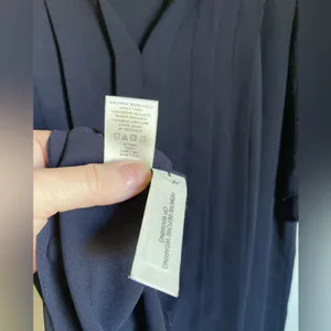 *Ann Taylor Navy V-Neck Pleated Detail Medium Short Flutter Sleeve Blouse #S thumbnail 5