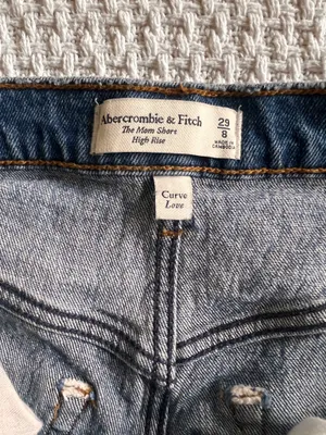 Abercrombie High-Rise Mom Shorts curve love thumbnail 3