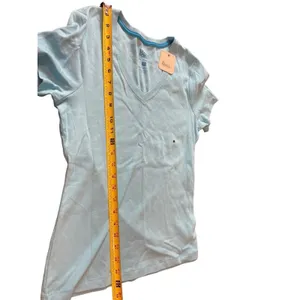 GH Bass Blue Fountain Favorite 100% CottonV-neck Short Sleeve T-shirt Size M NWT thumbnail 7