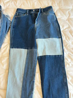 Hollister Ultra High-Rise Mom Jean thumbnail 10