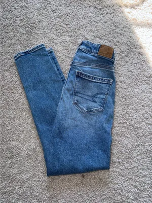 American Eagle Mom Jeans Holes thumbnail 2