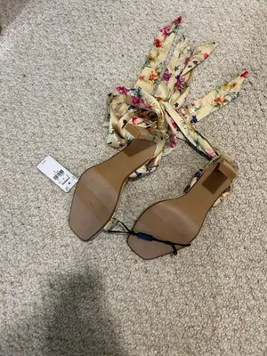 nwt floral express heels (8) thumbnail 3