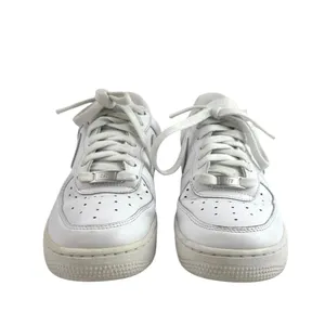 Nike Air Force 1 Women's White Low Top Lace Up Athletic Sneakers Shoes Size 7 thumbnail 2