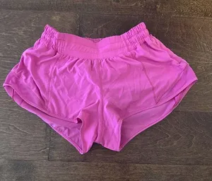 Lululemon Hotty Hot Shorts 2.5" Low-Rise pink thumbnail 1