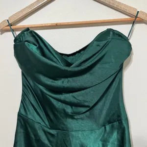 NEW NIA The Brand Tempe Dress Size Small NWT Green Mini Satin thumbnail 4