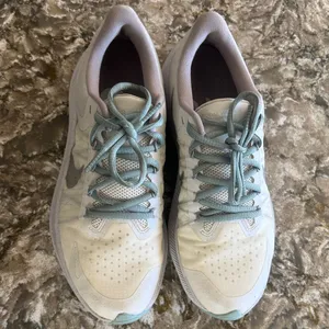 Nike Women's Zoom Winflow Shoes / Q2 thumbnail 2