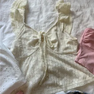 SHEIN Crop Tops Set - White, Cream, Pink,‎ Blue Floral thumbnail 7