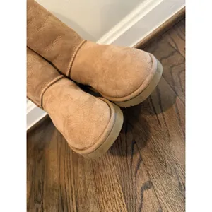 UGG Womens Classic Short Boots | Chestnut | Womens Sz 5 $190 MSRP thumbnail 11